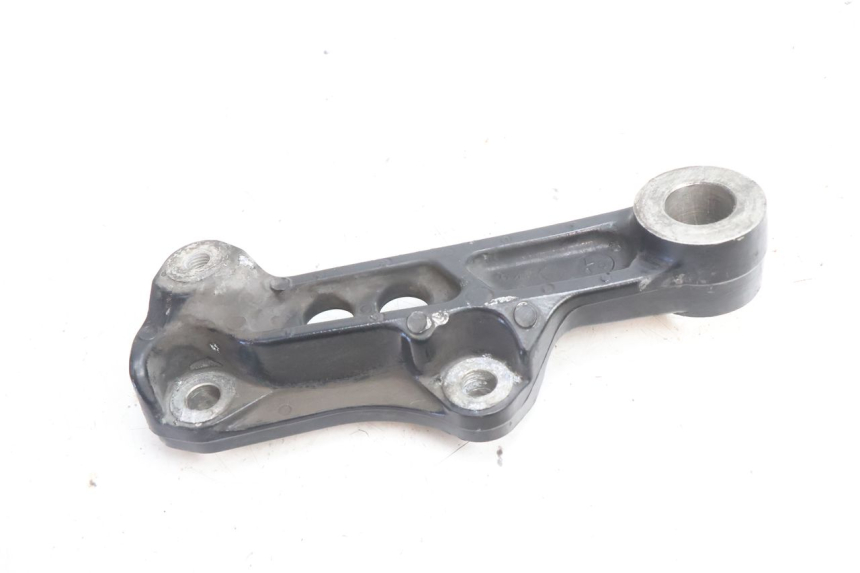 photo de REAR CALIPER BRACKET YAMAHA XJR 1300 (1998 - 2002) - Alternative perspective