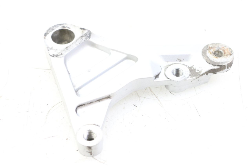 photo de REAR CALIPER BRACKET YAMAHA FZS FAZER 600 (2001 - 2003) - Zoom on usage condition