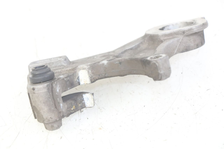 photo de REAR BRAKE CALIPER BRACKET YAMAHA YZF R1 1000 (2007 - 2008) - Zoom on usage condition