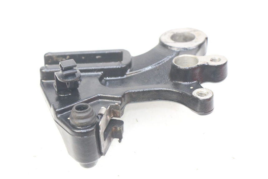 photo de REAR BRAKE CALIPER BRACKET KAWASAKI Z 650 (2016 - 2019) - Zoom on usage condition