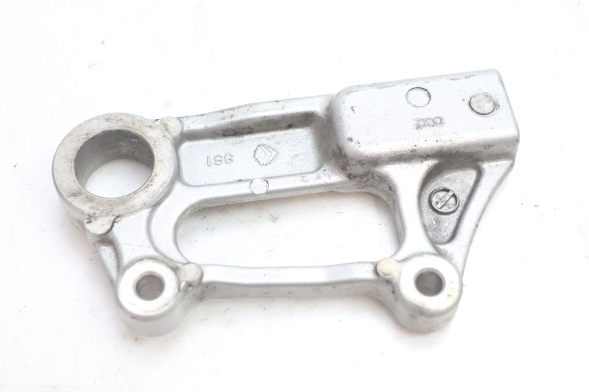 photo de REAR CALIPER BRACKET KAWASAKI ZX-6R ZX6R 600 (2000 - 2002) - Alternative perspective