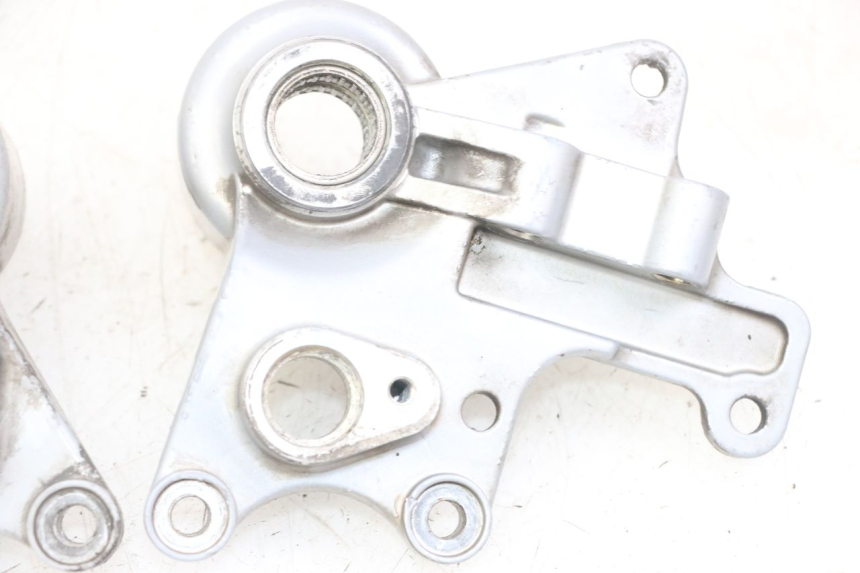 photo de FRONT CALIPER BRACKET PIAGGIO IE MP3 YOURBAN 300 (2011 - 2016) - Technical close-up