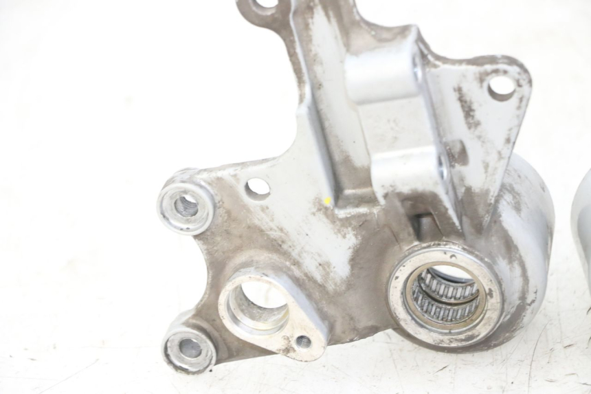 photo de FRONT CALIPER BRACKET PIAGGIO MP3 LT 400 (2007 - 2012) - Alternative perspective