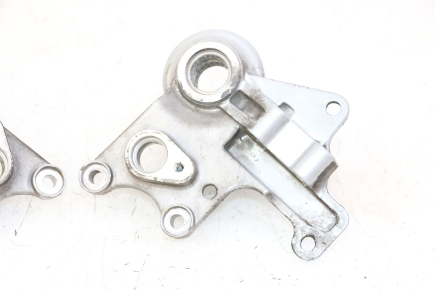 photo de FRONT CALIPER BRACKET PIAGGIO MP3 LT 300 (2010 - 2016) - Technical close-up