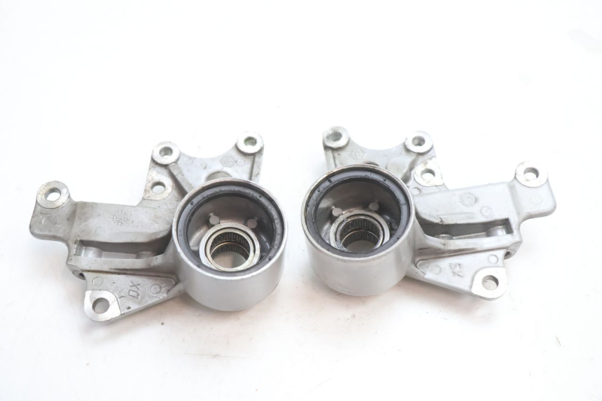 photo de FRONT CALIPER BRACKET PIAGGIO MP3 LT 300 (2010 - 2016) - Technical close-up
