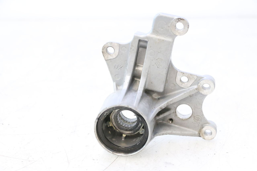 photo de FRONT CALIPER BRACKET PIAGGIO MP3 LT 400 (2007 - 2012) - Zoom on usage condition