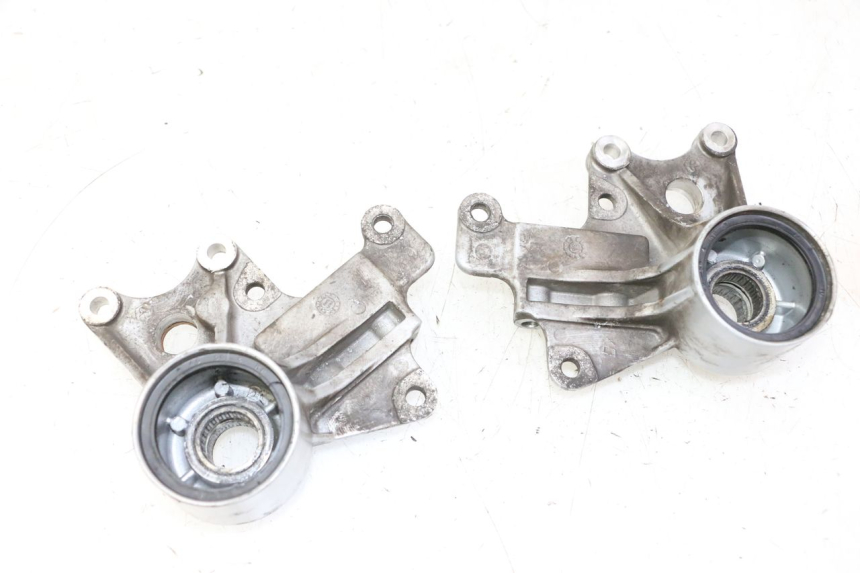 photo de FRONT CALIPER BRACKET PIAGGIO MP3 500 (2011 - 2015) - Main view