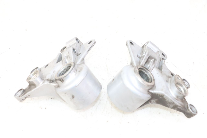 photo de FRONT CALIPER BRACKET PIAGGIO MP3 125 (2006 - 2014) - Component detail