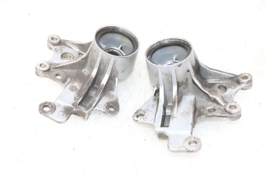 photo de FRONT CALIPER BRACKET PIAGGIO MP3 125 (2006 - 2014) - Product overview