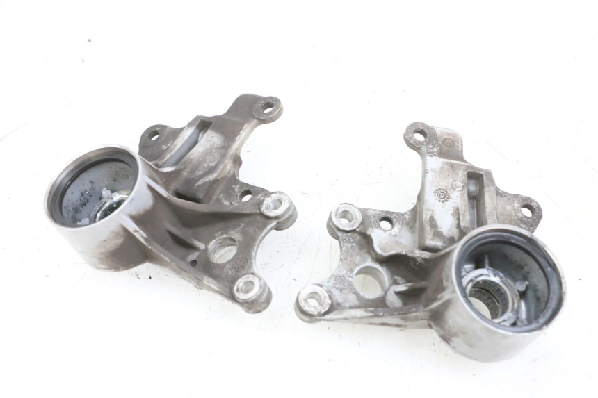 photo de FRONT CALIPER BRACKET PIAGGIO MP3 125 (2006 - 2014) - Main view