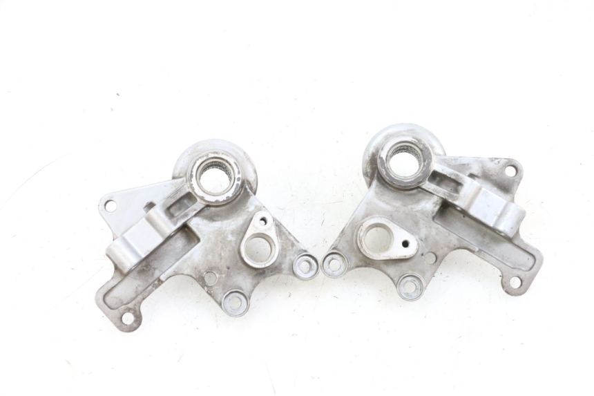photo de FRONT CALIPER BRACKET PIAGGIO MP3 125 (2006 - 2014) - Technical close-up