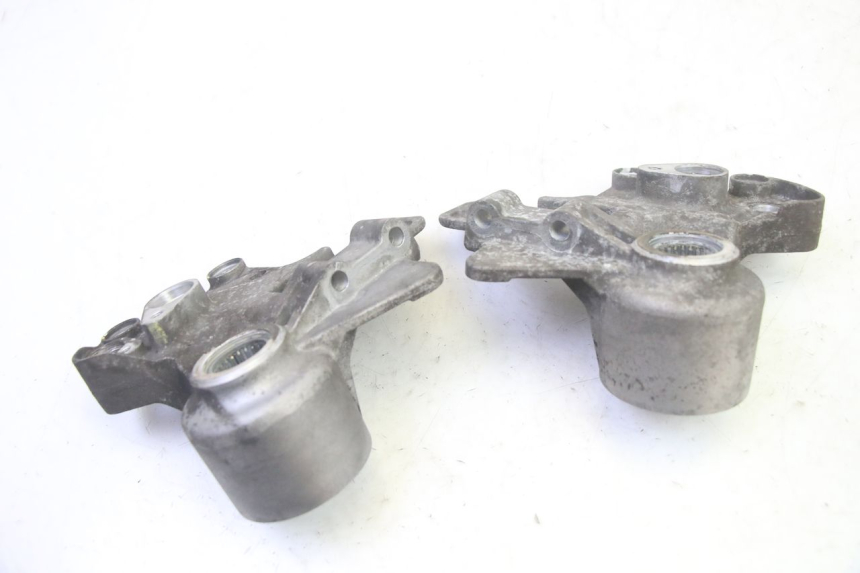 photo de FRONT CALIPER BRACKET PIAGGIO MP3 500 (2016 - 2018) - Alternative perspective