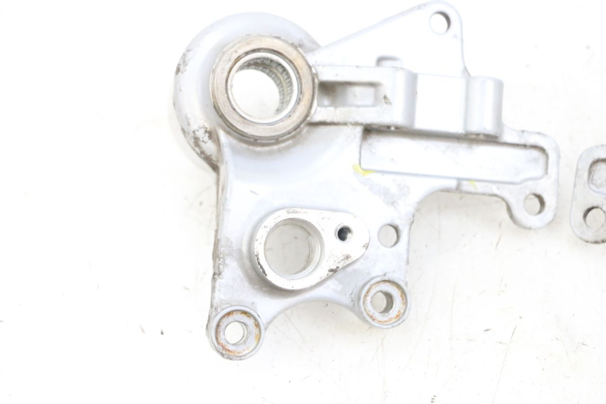 photo de FRONT CALIPER BRACKET PIAGGIO MP3 RL 250 (2006 - 2010) - Technical close-up