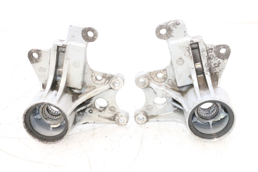 photo de FRONT CALIPER BRACKET PIAGGIO MP3 RL 250 (2006 - 2010) - Main view