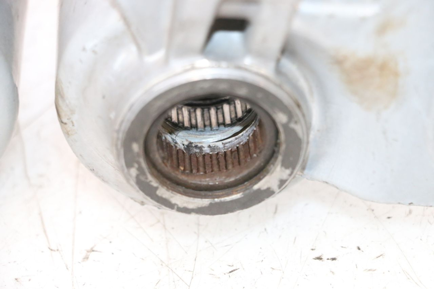 photo de FRONT CALIPER BRACKET PIAGGIO MP3 RL 250 (2006 - 2010) - Alternative perspective