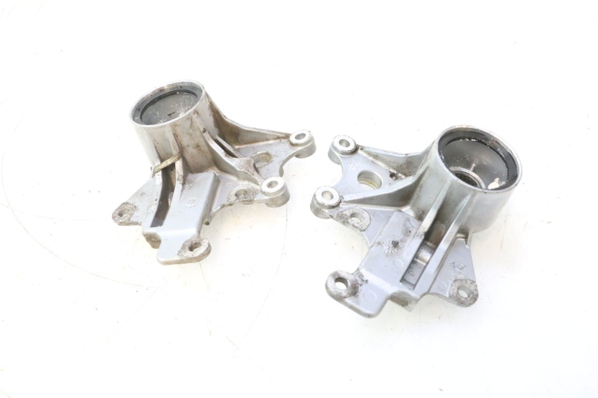 photo de FRONT CALIPER BRACKET PIAGGIO MP3 500 (2011 - 2015) - Fixing points details