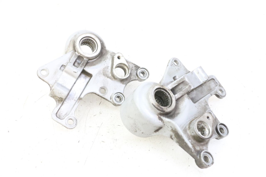 photo de FRONT CALIPER BRACKET PIAGGIO MP3 125 (2006 - 2014) - Alternative perspective