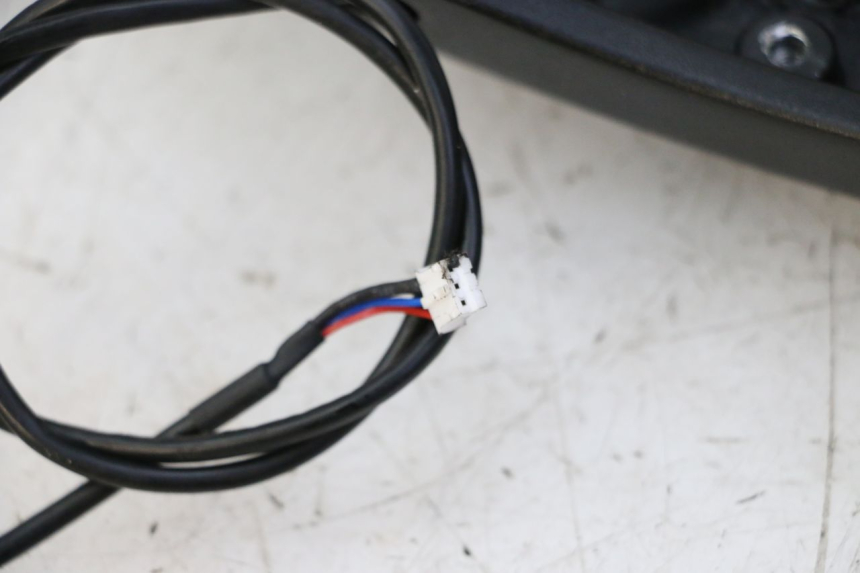 photo de FRONT BRAKE CALIPER BRACKET DUALTRON VICTOR LIMITED 1 - Alternative perspective