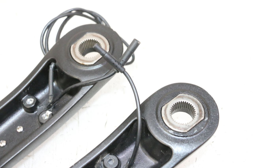 photo de FRONT BRAKE CALIPER BRACKET DUALTRON VICTOR LIMITED 1 - Product overview