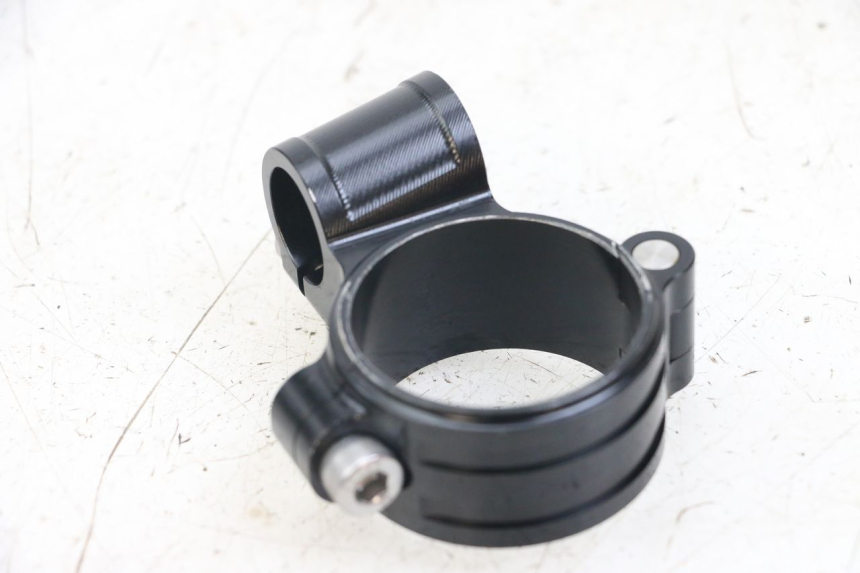 photo de HANDLEBAR SUPPORT ARCHIVE CAFE RACER 4T 50 (2019 - 2024) - Alternative perspective