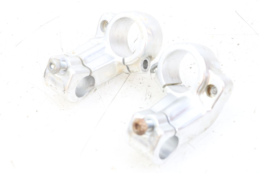 photo de HANDLEBAR SUPPORT GILERA DNA 50 (2000 - 2007) - Main view