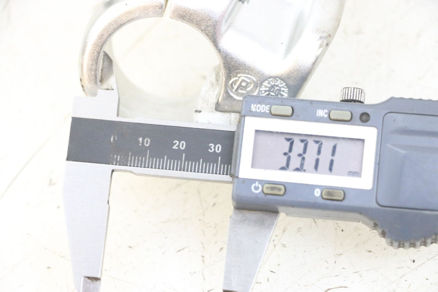 photo de HANDLEBAR SUPPORT GILERA DNA 50 (2000 - 2007) - Zoom on usage condition