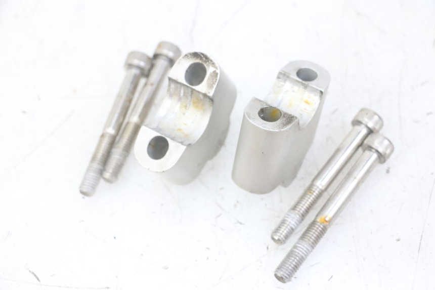 photo de HANDLEBAR SUPPORT HONDA NTV DEAUVILLE ABS 700 (2007 - 2016) - Zoom on usage condition