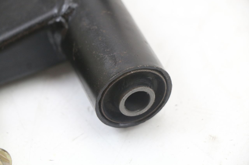 photo de ENGINE MOUNT DAELIM A-FOUR 2T 50 (2005 - 2012) - Surface and material condition