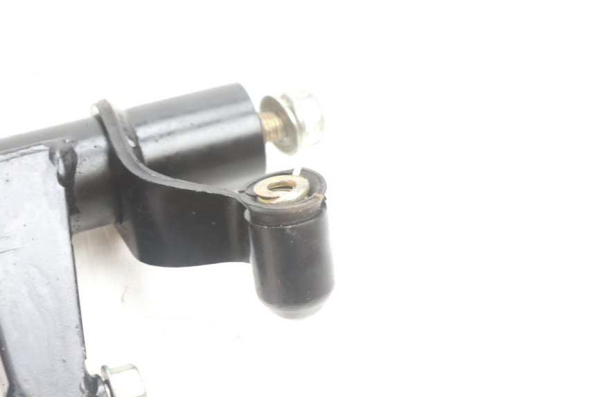 photo de ENGINE MOUNT KYMCO AGILITY 16+ 4T 50 (2018 - 2023) - Zoom on usage condition