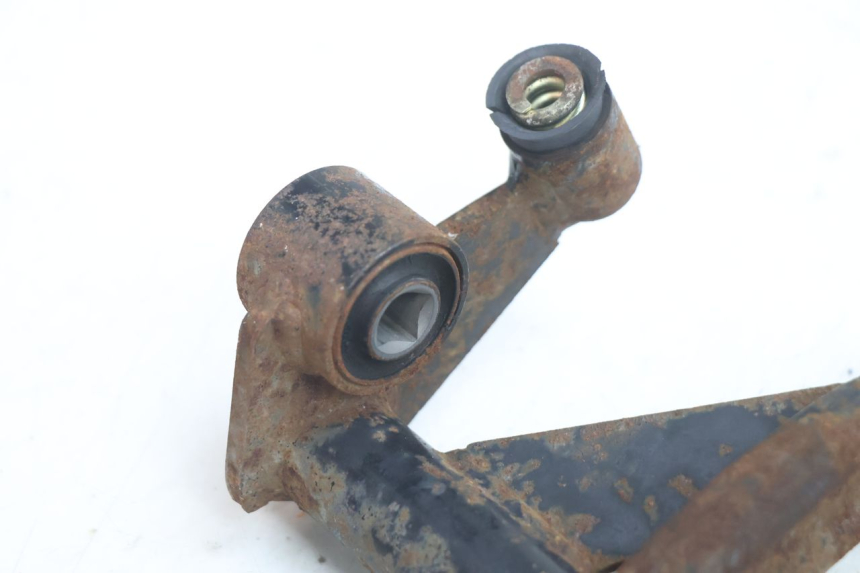 photo de ENGINE MOUNT KYMCO AGILITY PREMIUM 50 (2007 - 2010) - Zoom on usage condition