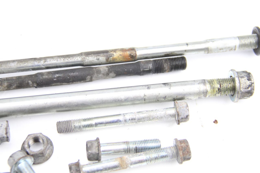 photo de ENGINE MOUNT HONDA CBR F SC21 1000 (1986 - 1992) - Fixing points details