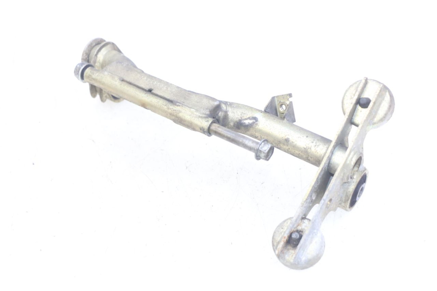 photo de ENGINE MOUNT HONDA FES PANTHEON 125 (2003 - 2007) - Technical close-up