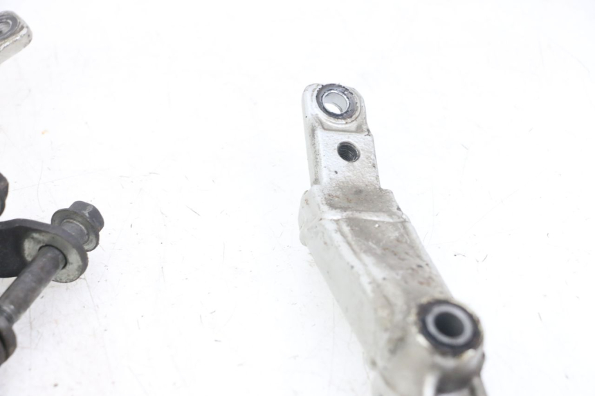 photo de ENGINE MOUNT YAMAHA FJ 3CX 1200 (1986 - 1996) - Surface and material condition