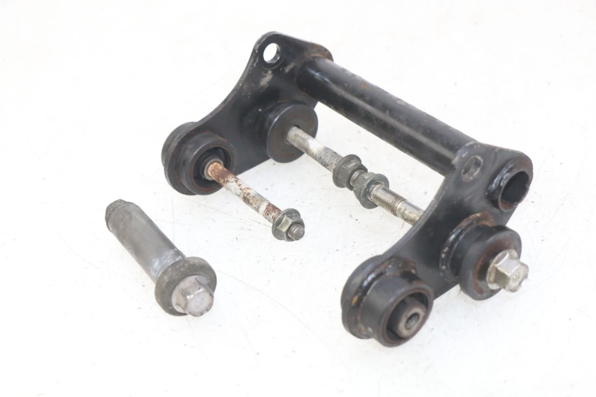 photo de ENGINE MOUNT YAMAHA FZS FAZER 600 (1998 - 2001) - Alternative perspective