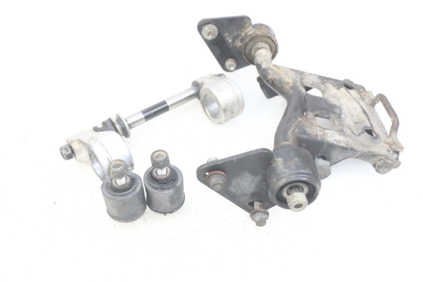 photo de ENGINE MOUNT GILERA GP 800 (2007 - 2013) - Component detail