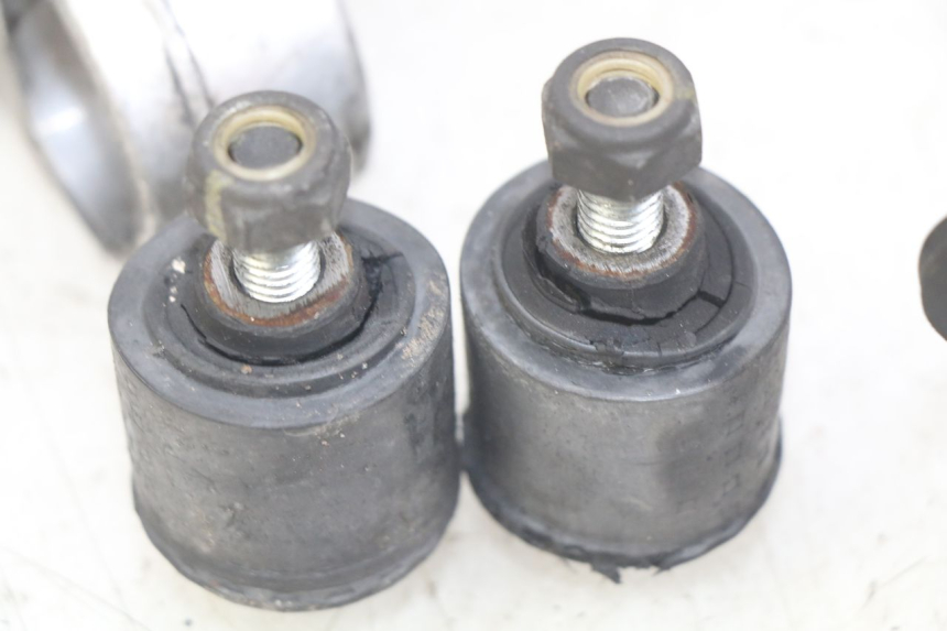 photo de ENGINE MOUNT GILERA GP 800 (2007 - 2013) - Zoom on usage condition