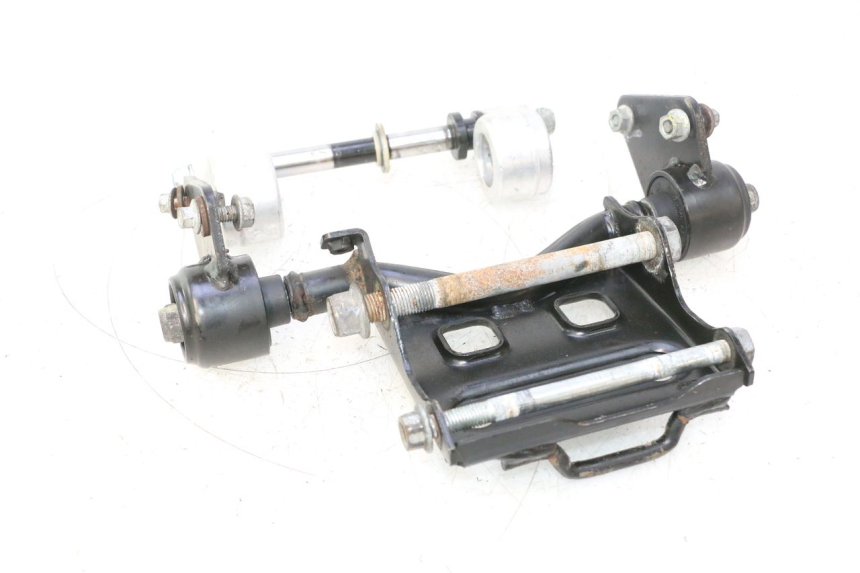 photo de ENGINE MOUNT GILERA GP 800 (2007 - 2013) - Technical close-up