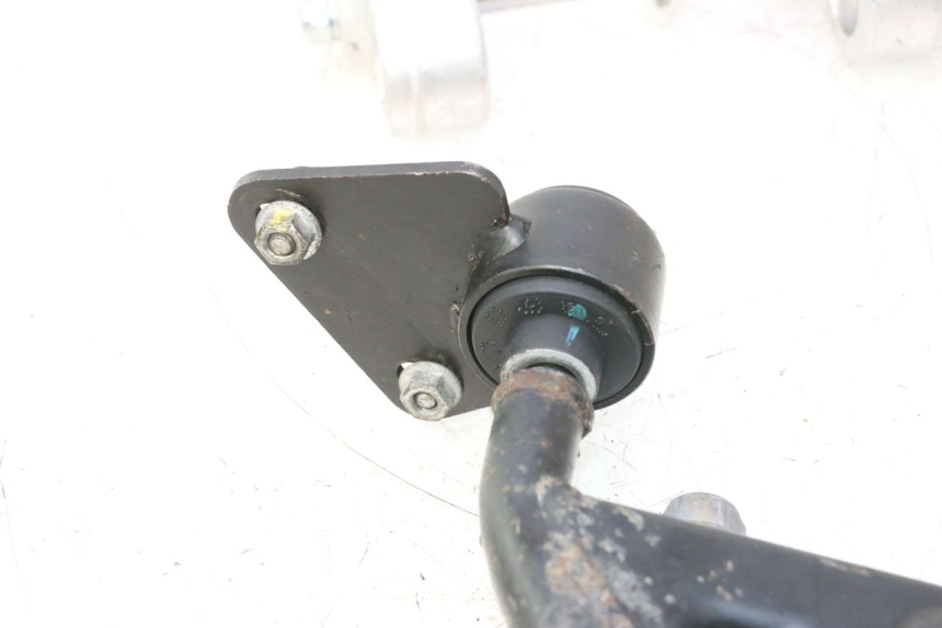 photo de ENGINE MOUNT GILERA GP 800 (2007 - 2013) - Fixing points details