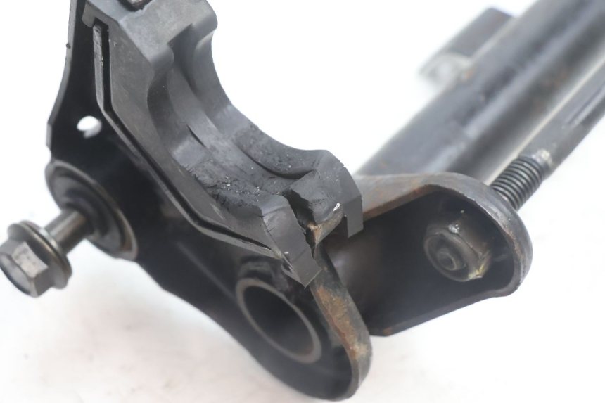 photo de ENGINE MOUNT PEUGEOT KISBEE 2T 50 (2010 - 2017) - High-resolution close-up