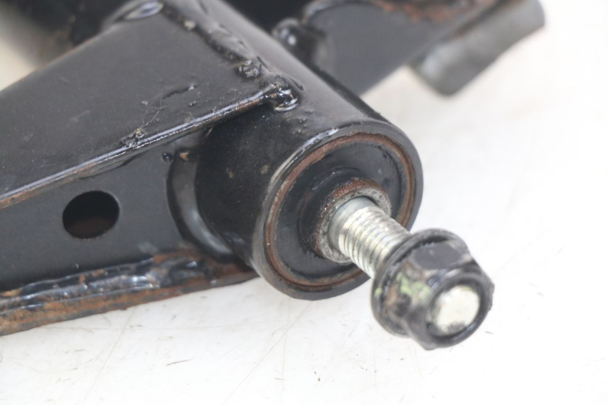 photo de ENGINE MOUNT PEUGEOT KISBEE 4T 50 (2018 - 2022) - Technical close-up