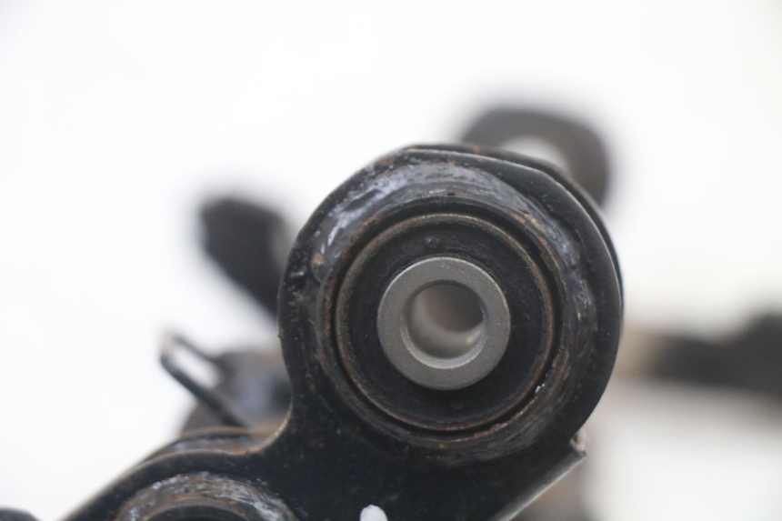 photo de ENGINE MOUNT KYMCO PEOPLE S 125 (2000 - 2008) - Technical close-up