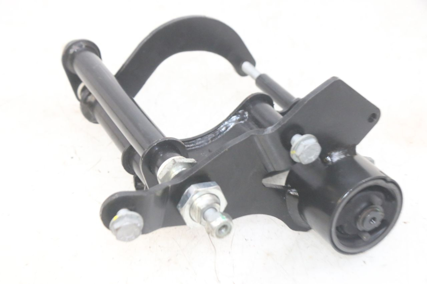 photo de ENGINE MOUNT PIAGGIO MP3 HPE 300 (2019 - 2026) - Component detail