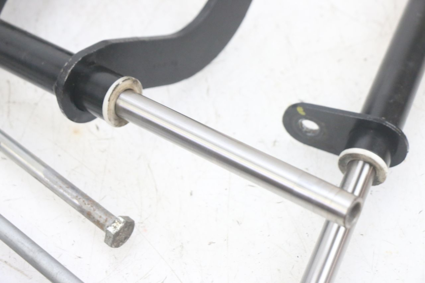 photo de ENGINE MOUNT PIAGGIO MP3 HPE 300 (2019 - 2026) - Additional view of the item