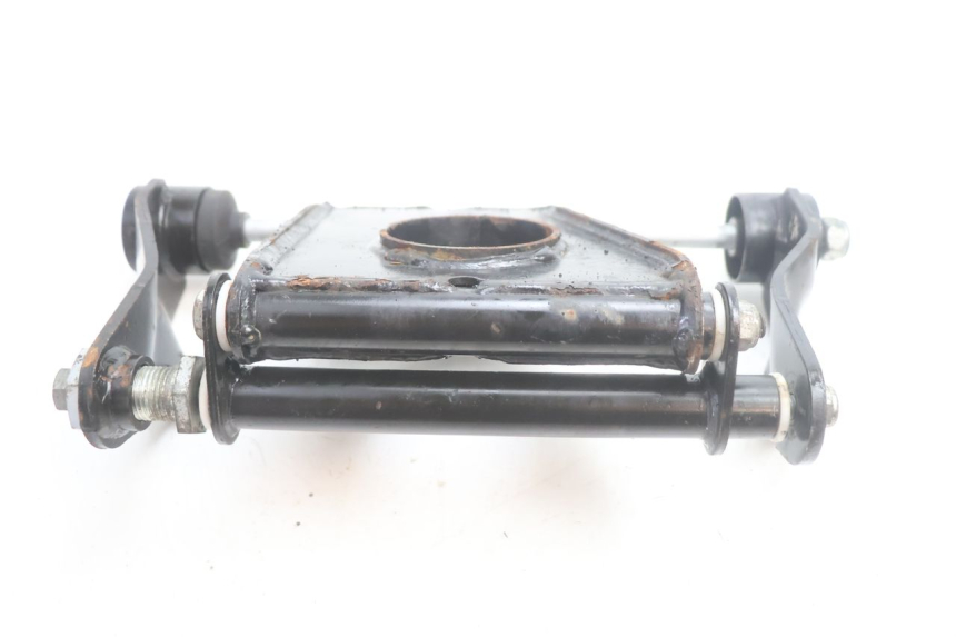 photo de ENGINE MOUNT PIAGGIO MP3 HPE 530 (2022 - 2026) - Component detail