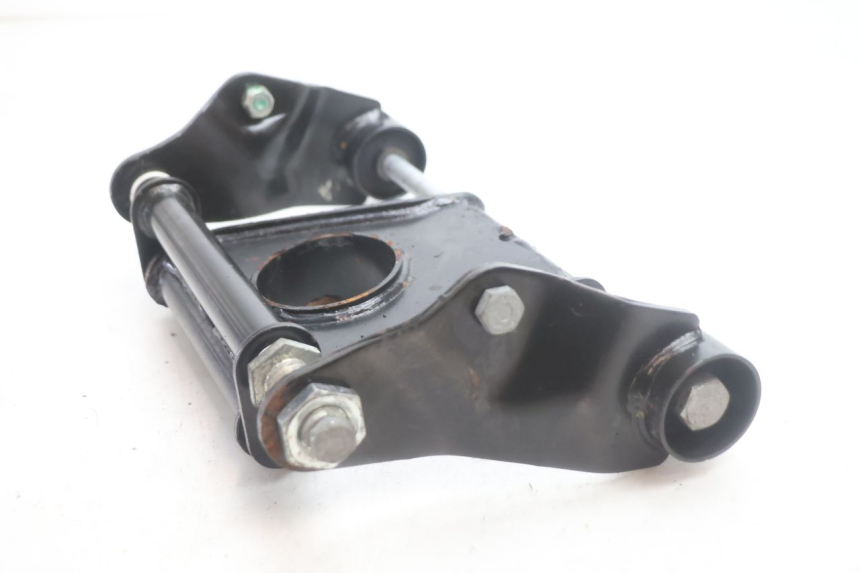 photo de ENGINE MOUNT PIAGGIO MP3 HPE 530 (2022 - 2026) - Fixing points details