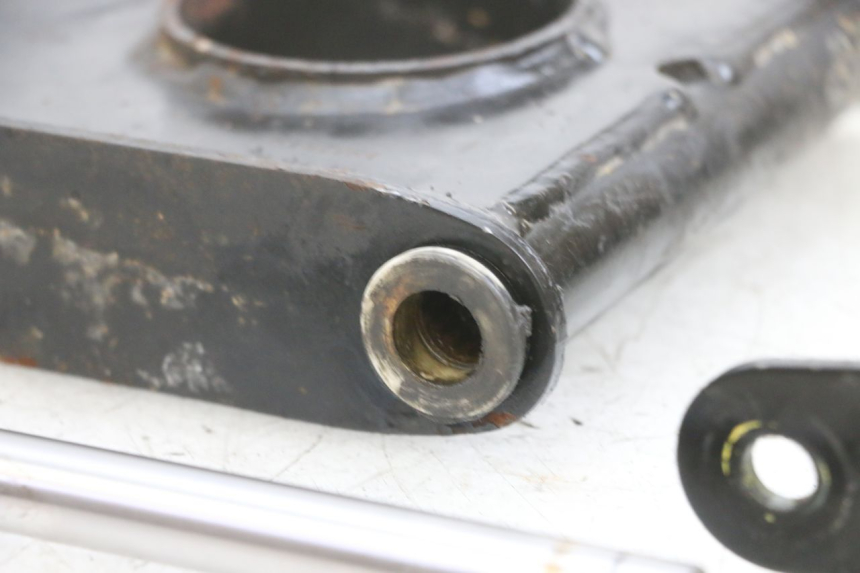 photo de ENGINE MOUNT PIAGGIO MP3 LT 400 (2007 - 2012) - Fixing points details