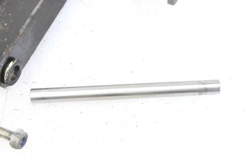 photo de ENGINE MOUNT PIAGGIO MP3 500 (2011 - 2015) - Fixing points details