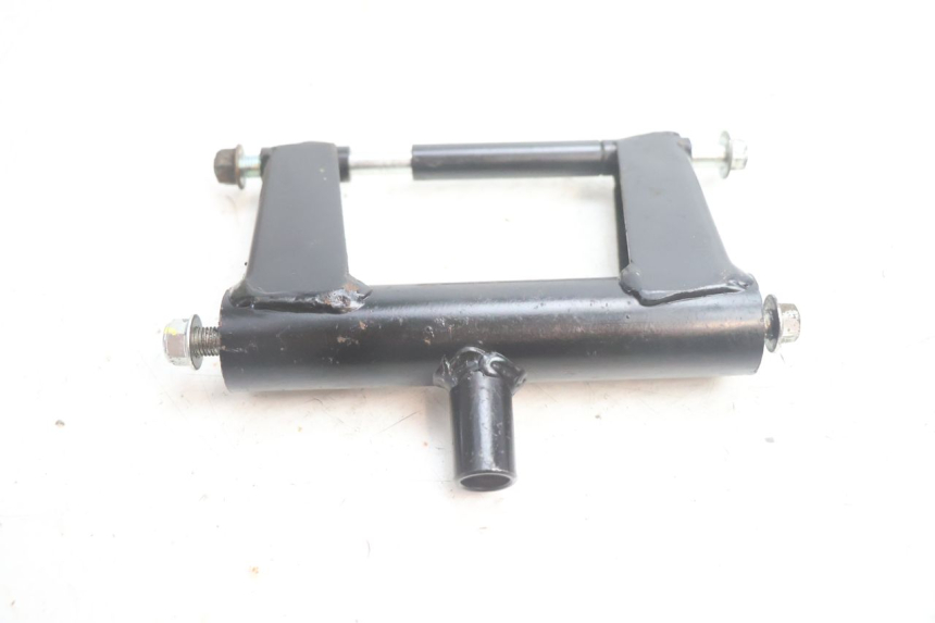 photo de ENGINE MOUNT JM MOTORS OLDIES 4T 50 (2020 - 2026) - Surface and material condition
