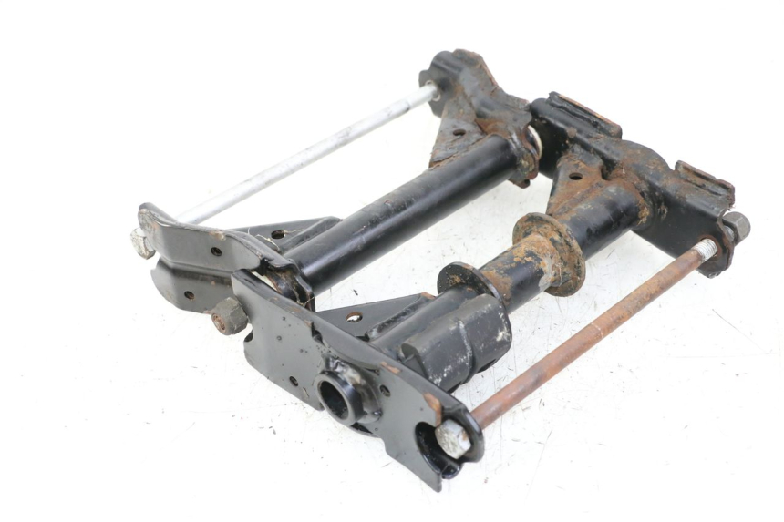 photo de ENGINE MOUNT PEUGEOT SATELIS COMPRESSOR K15 125 (2006 - 2009) - Alternative perspective