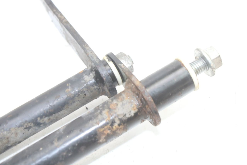 photo de ENGINE MOUNT PIAGGIO VESPA GRANTURISMO 125 (2003 - 2007) - Fixing points details